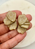 3 Petal Shimmering Gold Statements