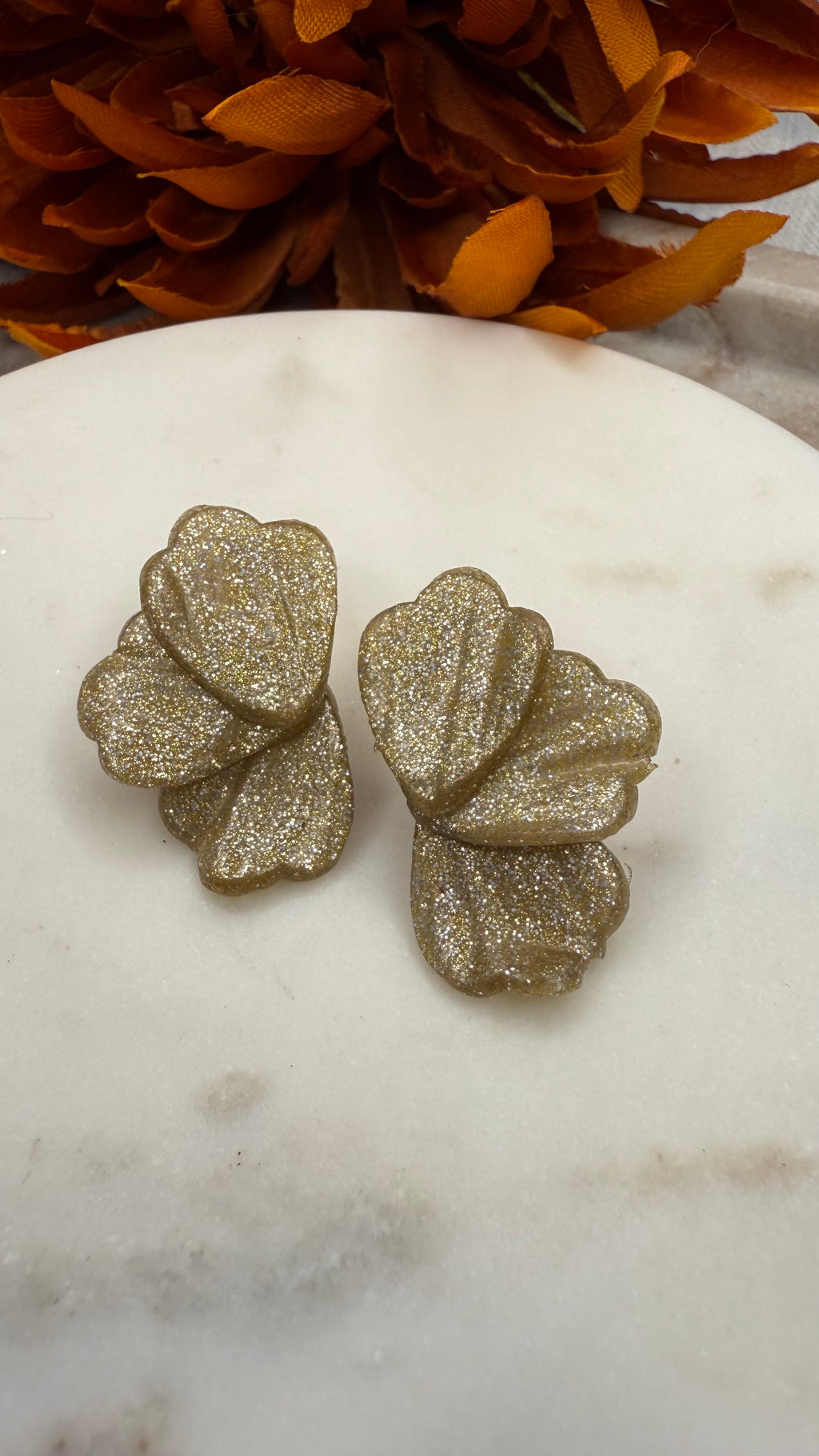 3 Petal Shimmering Gold Statements