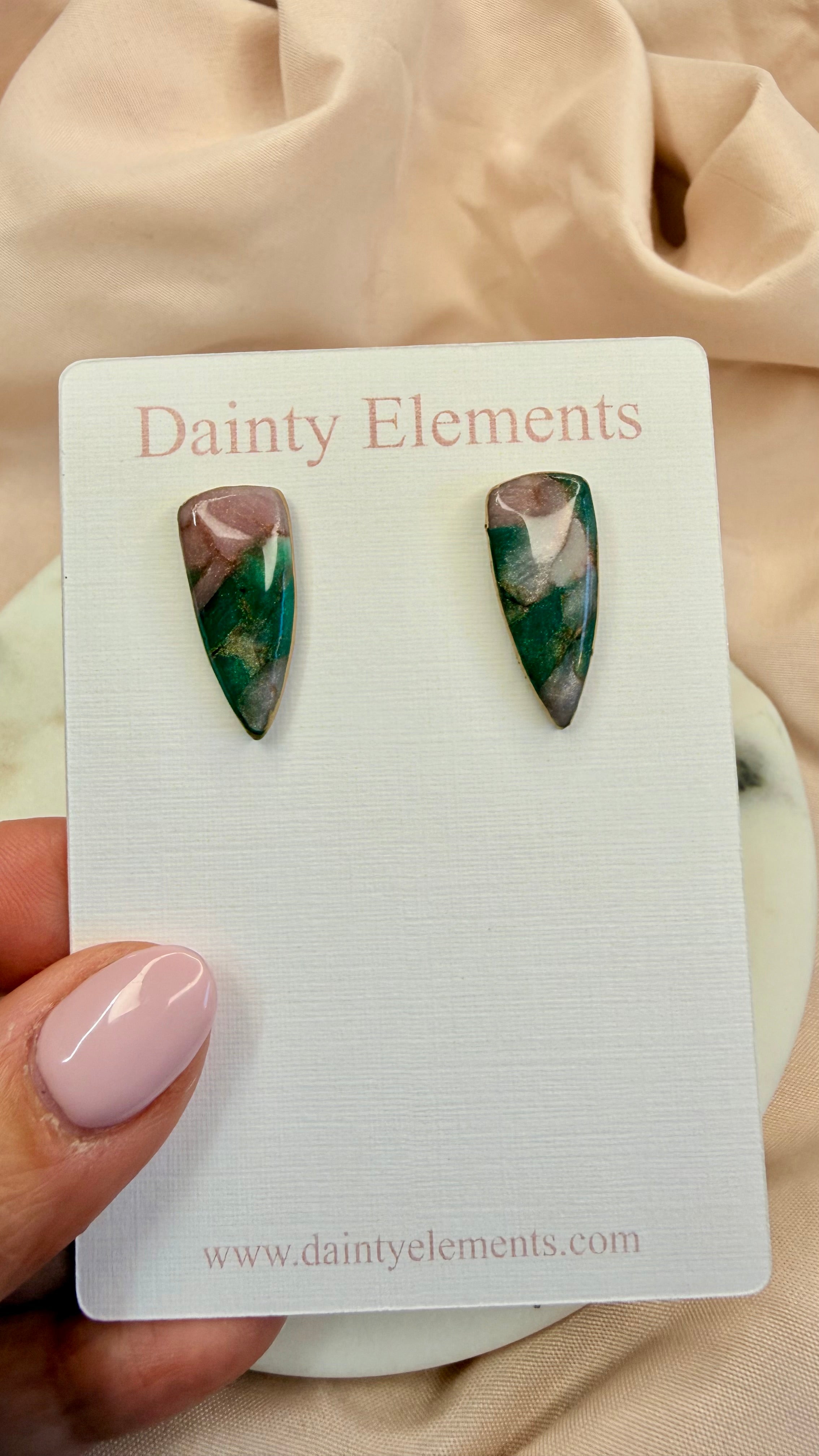 Chic Pointed Studs (2 Colors)